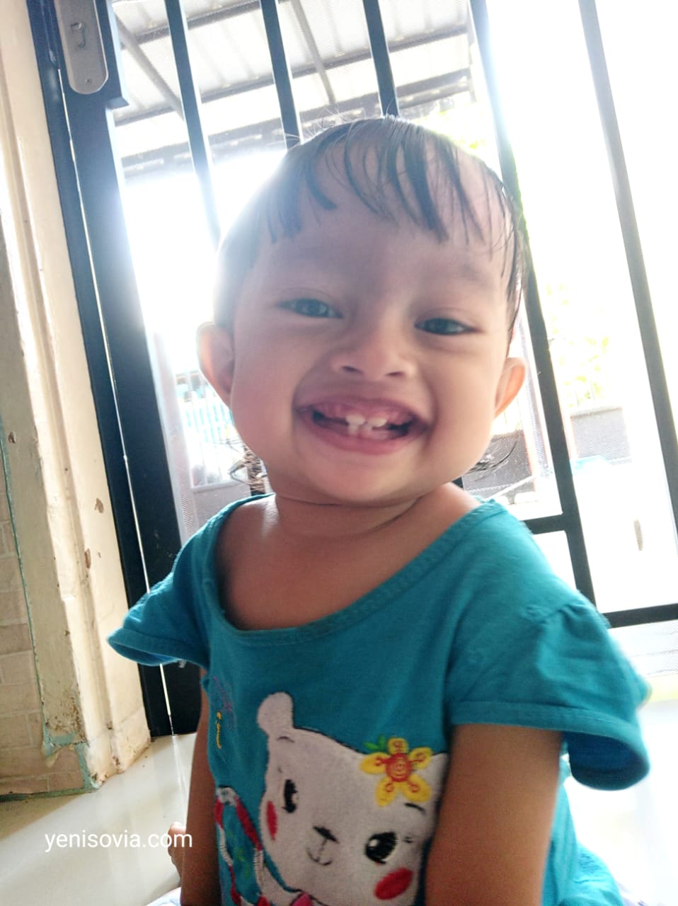 Aku ingin Mengenangnya dengan Senyuman Aku ingin Mengenangnya dengan Senyuman